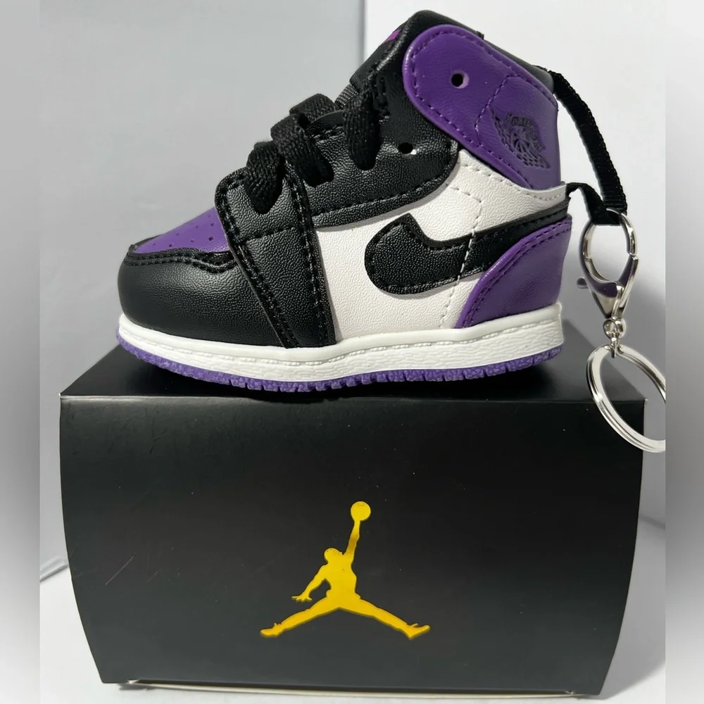 3D Purple Black White 4.5” Mini Sneaker Keychain novelty with box‎